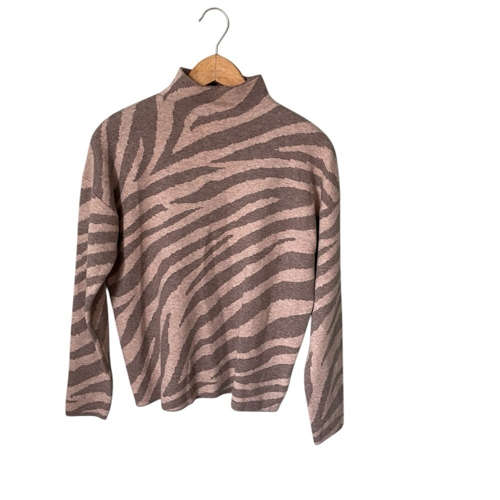Tahari Zebra Print Funnel Mock Neck Sweater Tan and Brown Size Medium